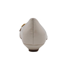 Ballerina latte in vernice