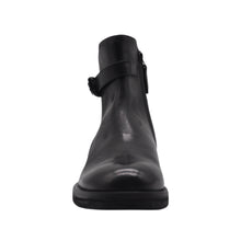 Stivaletto nero con fibbia