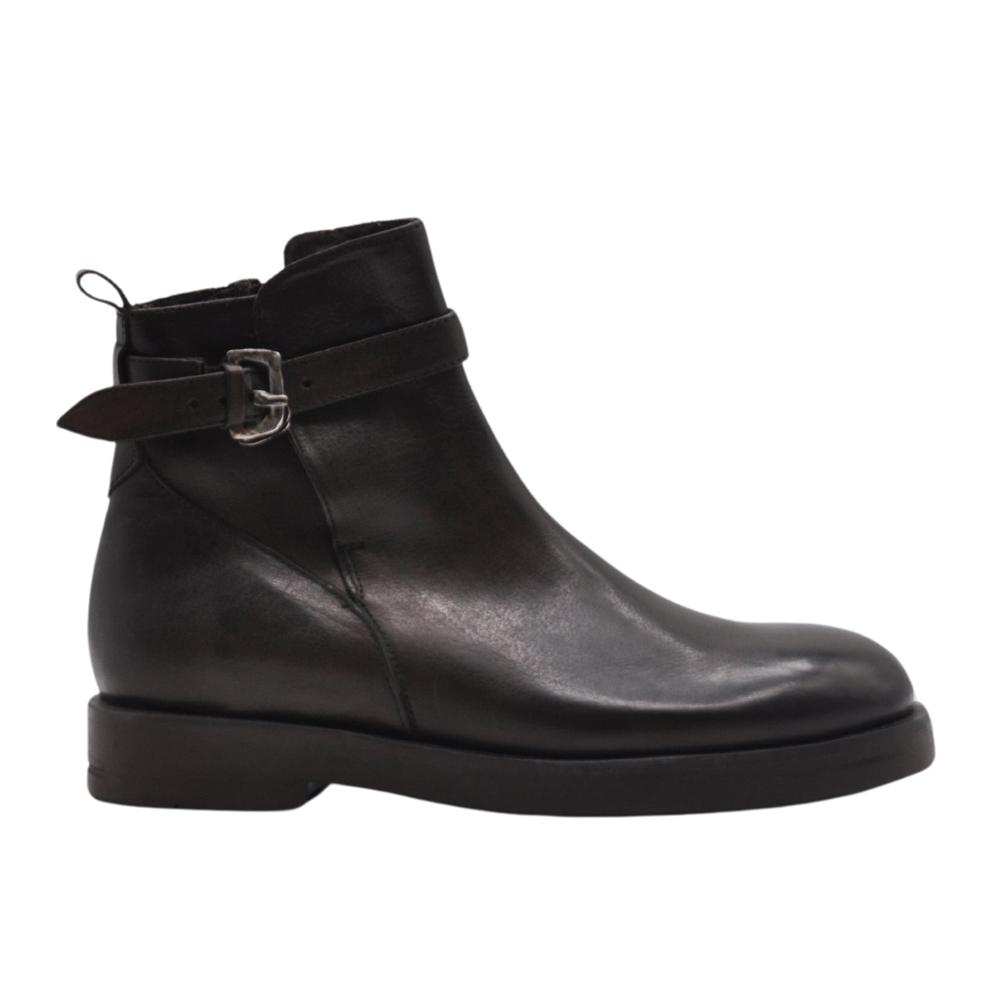 Stivaletto testa di moro con fibbia