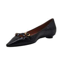 Ballerina nera in vernice