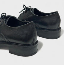 Hundred scarpa allacciata