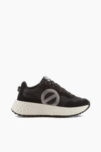 SNEAKER NO NAME