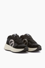 SNEAKER NO NAME