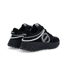 SNEAKERS NO NAME