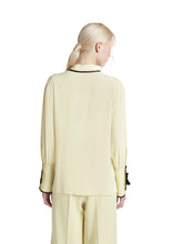 CAMICIA CON DETTAGLI A CONTRASTO
