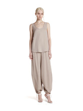 TANK TOP BASIC CON SCOLLO TONDO