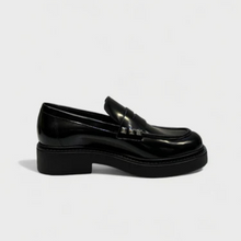 A. Jurnò mocassino nero